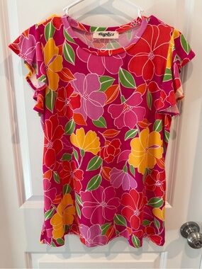 NWOT Haptics Floral Top Size Medium